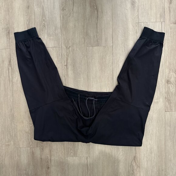 Lululemon ABC Joggers in Black - Size XL - 30" Inseam - Picture 3 of 6
